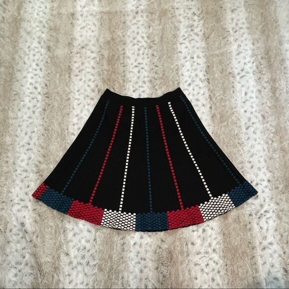 [m] BCBGMaxAzria Black, Red, Blue & White Geometric Mini Skirt Bandage - Picture 2 of 3